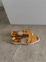 Espadrilles / Sandalen senfgelb Baden-Württemberg - Bad Säckingen Vorschau