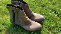 Tolle A.S.98 AirStep Stiefeletten Echtleder Cowboy-/Bikerboots Dresden - Klotzsche Vorschau
