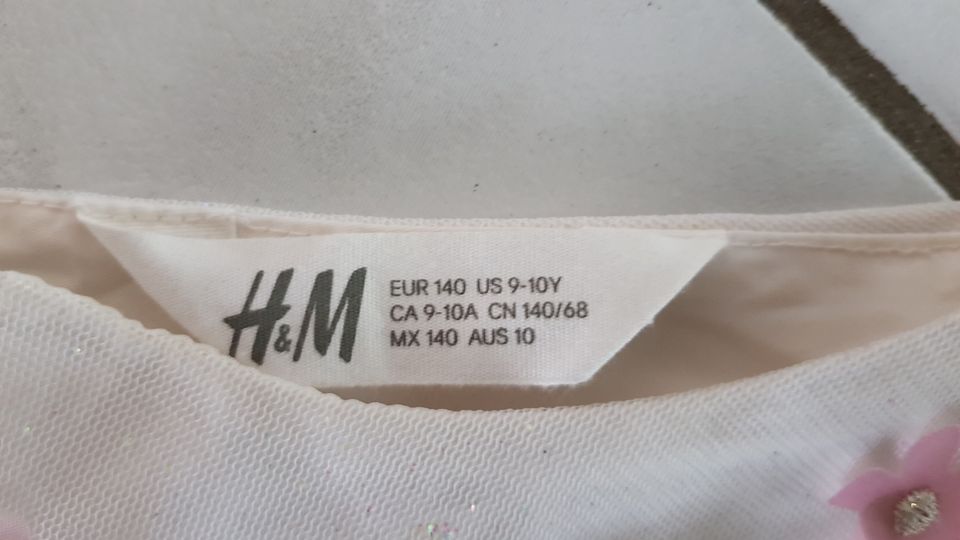 H&M festliches Kleid " wollweiß/ rosa " Gr. 140 " neuwertig !!! in Burgbrohl