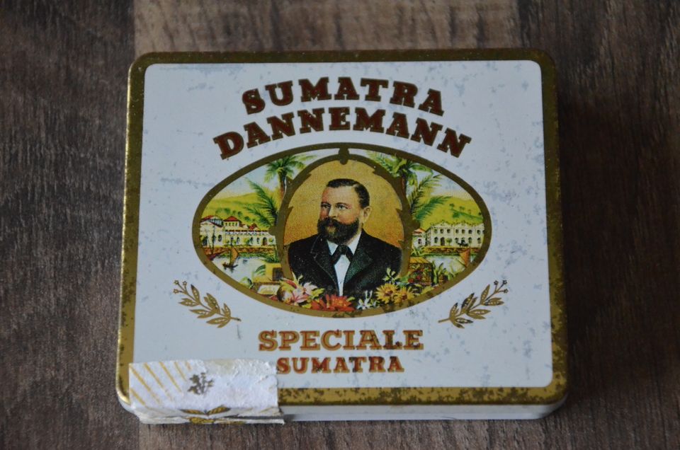 Antike Blechdose / Sumatra Dannemann in Erlau