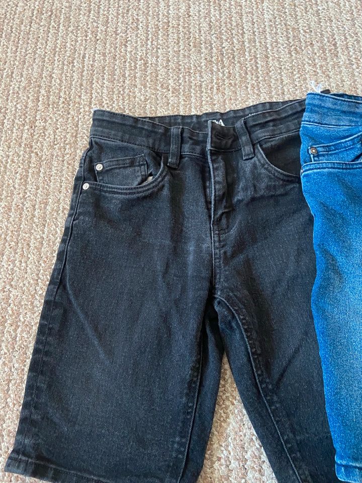 kurze Jeans Gr. 146 in Sternberg