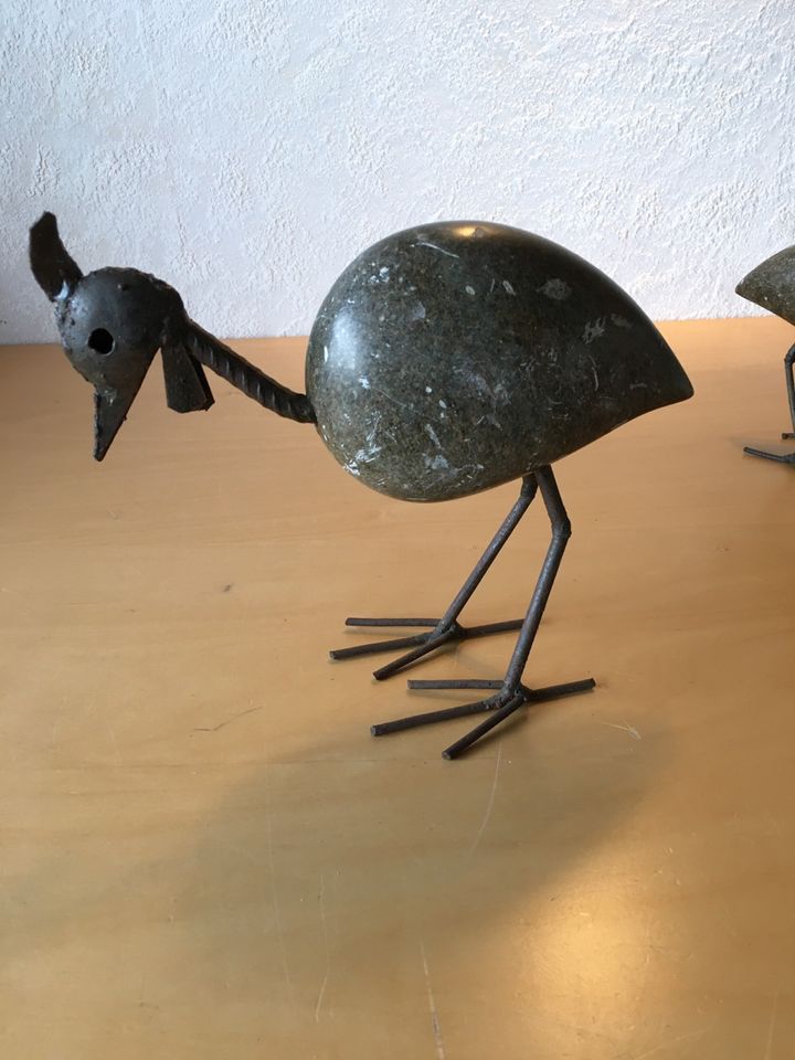 Gartendeko Vögel aus Stein und Metall in Waldems