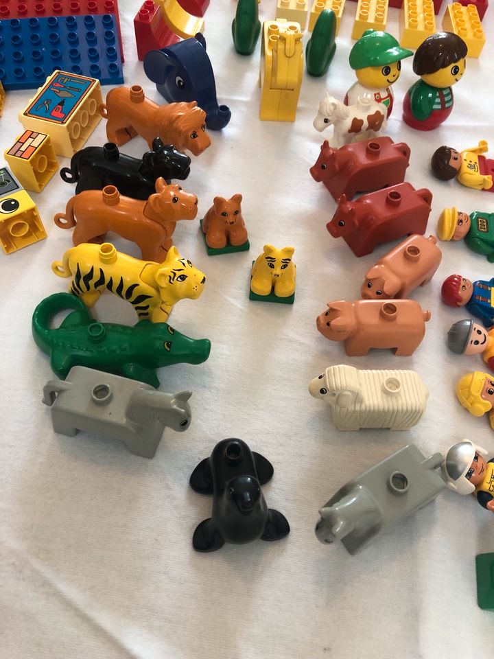 Lego Duplo - Cars - Tiere - Menschen - Bausteine in Berlin
