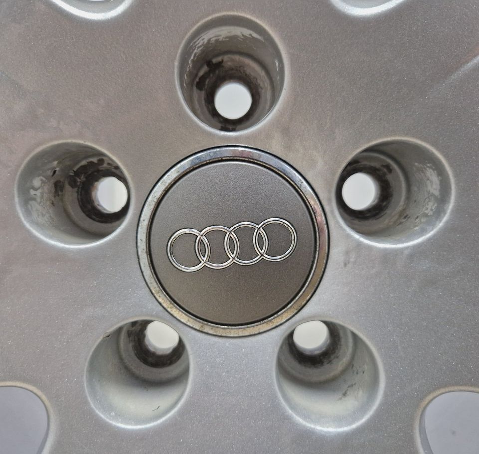 Audi A4 + A6 - 1 x LM-Felge 7x17 ET42 KBA 46113 Typ 4F0 071497666 in Ettlingen