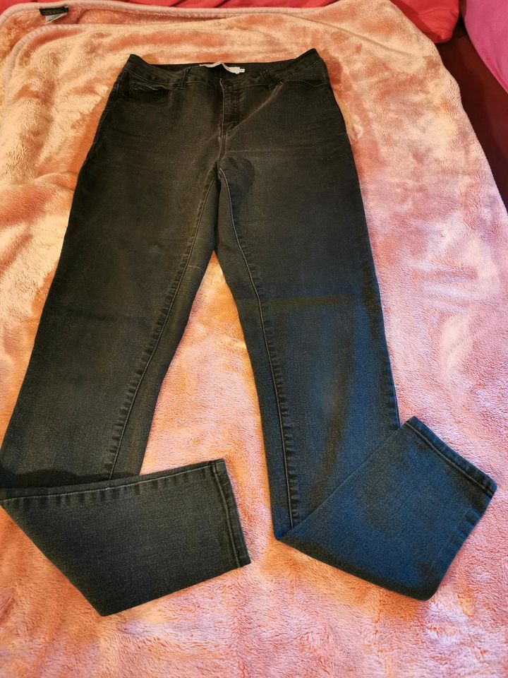 Damen Jeans Größe M/40 jeweils in Eschede