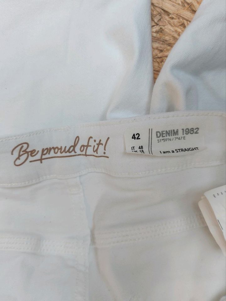 Be proud of it Jeans, weiß, Gr. 42 in Kiel