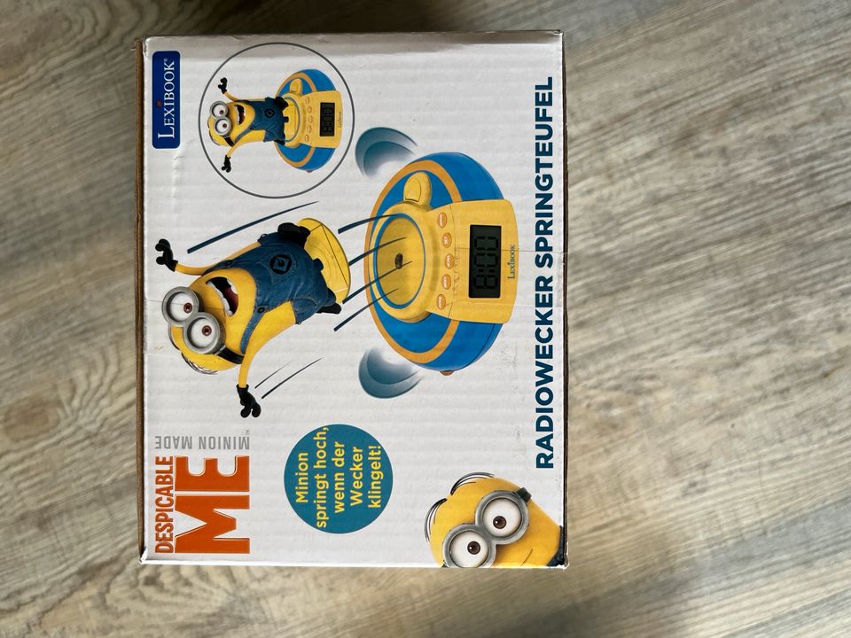 Minion Wecker mit Radio in Sömmerda