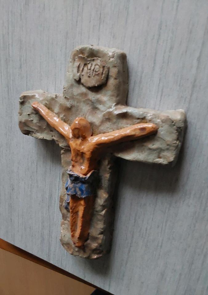 Kirchendekoration, christliches, religiösen Kreuz aus Ton in Marktzeuln