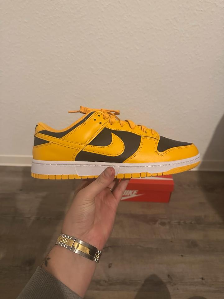 Nike Dunk Low Retro (DD1391) US12 championship goldenrow in Berlin