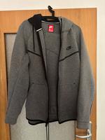 Nike Jogginganzug (Jacke + Hose) Berlin - Hohenschönhausen Vorschau