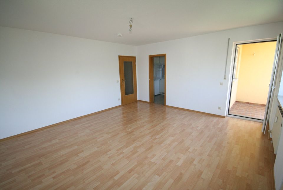 IN zwischen Zentrum und Audi: Sofort bezugsfrei! 2 ZKB mit Balkon! Einbauküche und TG-Stellplatz bereits im Kaufpreis enthalten! in Ingolstadt