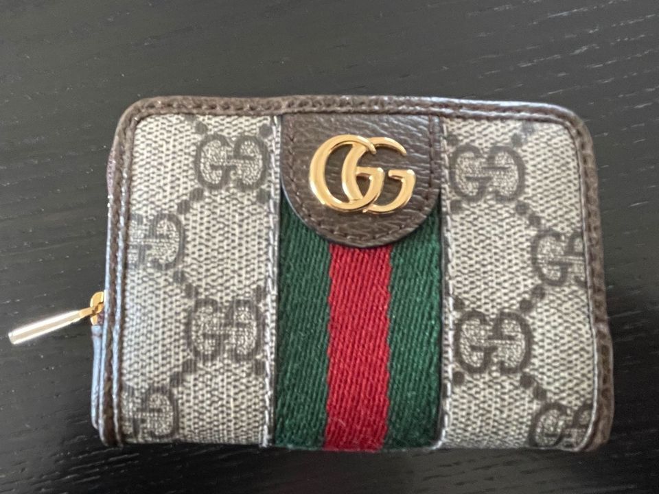 Original GUCCI Kartenetui (ohne Spielkarten), sehr guter Zustand in Moos