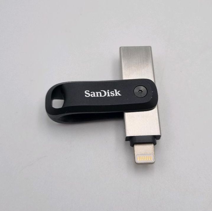 SanDisk iXpand Flash Drive Go 128GB Laufwerk iPhone iPad USB 3.0 in Vettweiß