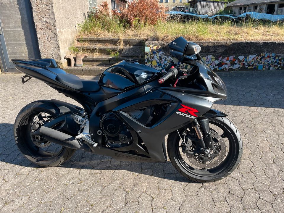 Suzuki GSX R 750 K7 in Heilsbronn