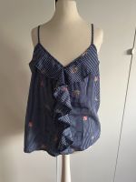 Sommerliches Top Träger Shirt mit Rüschen ca Gr. 44 Blau Blumen München - Laim Vorschau