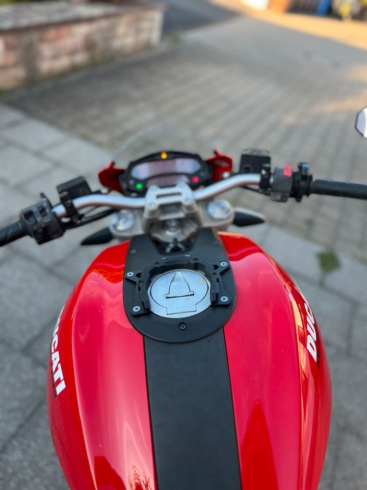 Ducati Monster 696 in Rasdorf