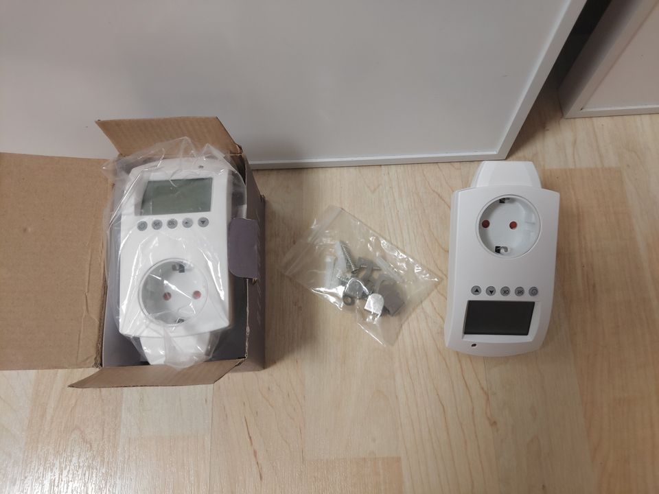 Infrarotheizung ca. 600W + Wlan-Thermostat || 2x zu je 139.-€ in Neukirchen vorm Wald