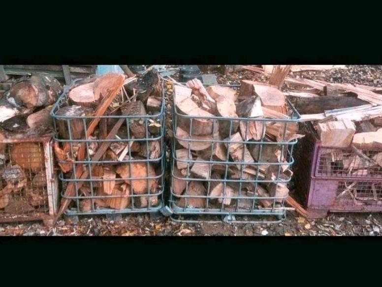 Abschnitte Restholz Brennholz Stammholz-Stücken Kubikmeter in Vechelde