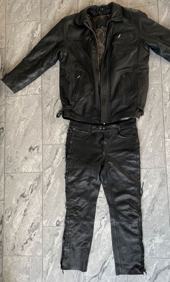 Motorrad Lederjacke und Lederhose 56 Größe XL in Harsewinkel