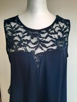 Schickes Kleid mit Spitze und doppelten Stoff Gr. 36/38 blau Sachsen - Weinböhla Vorschau