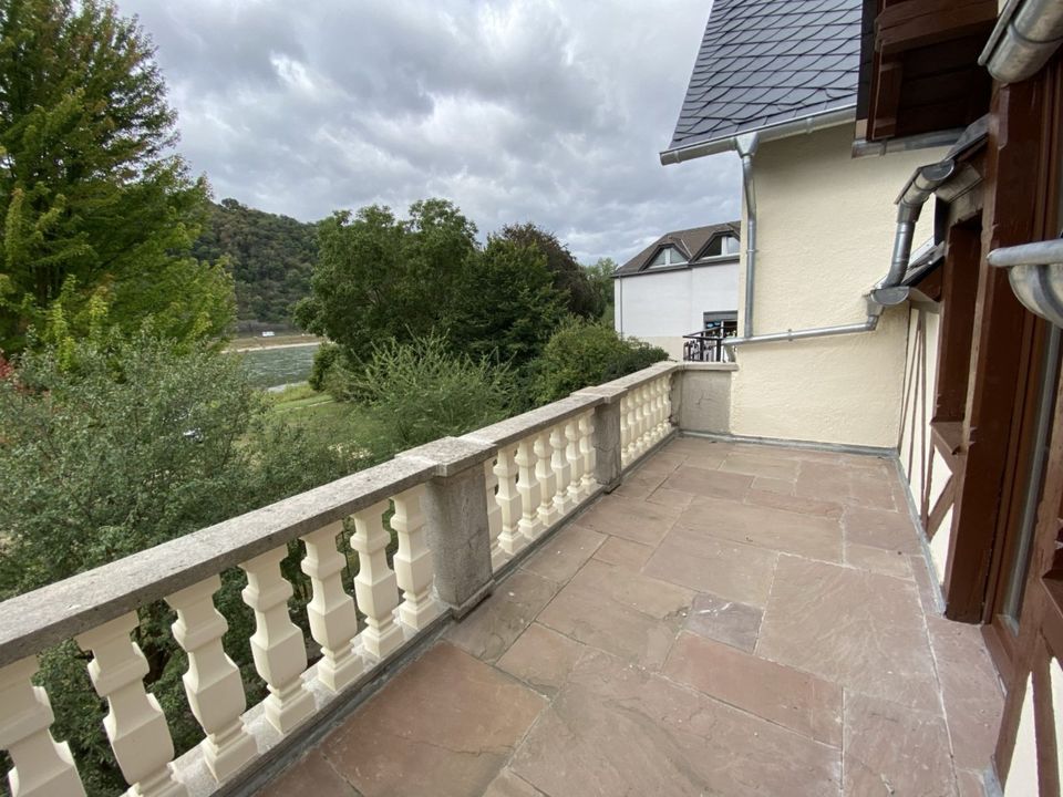 Juwel: 4-Zimmerwohnung in Villa am Rhein, 155 m², Dachterrasse in Sankt Goarshausen 
