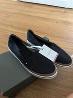 Neu Tommy Hilfiger Schwarz Slipper 39 Bequem Leicht Sommer Düsseldorf - Wittlaer Vorschau