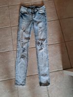 Helle Jeans mit Löchern FB Sister Größe 36 Baden-Württemberg - St. Peter Vorschau
