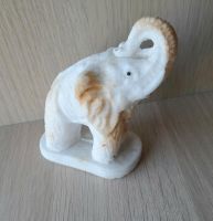 60er Vintage italienische geschnitzte Elefant aus weißem Salzstei Hessen - Geisenheim Vorschau