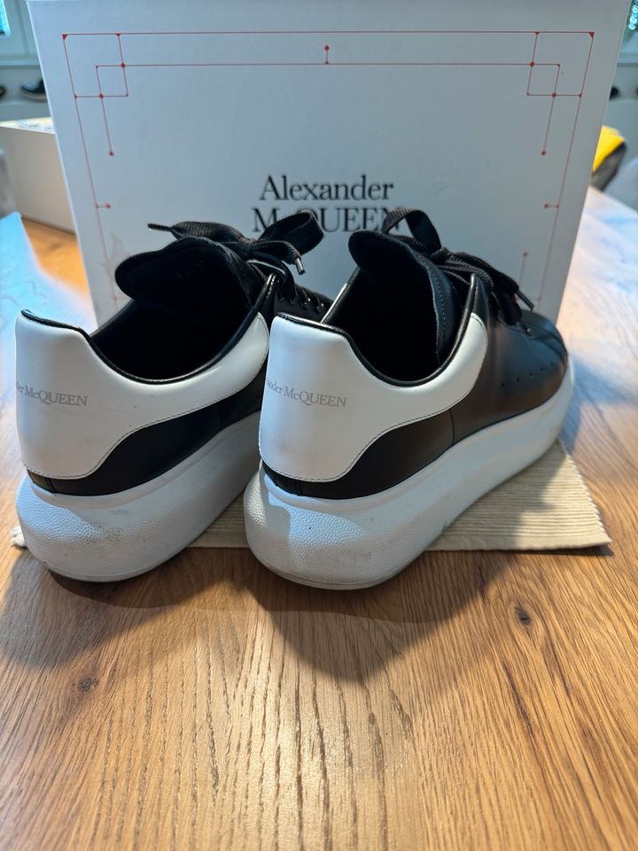 AlexanderMcQueen Oversized-sneakers für Herren in Schwarz-weiß in Griesheim