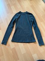 Eng anliegender Pulli von Review in dunkelgrau Frankfurt am Main - Westend Vorschau