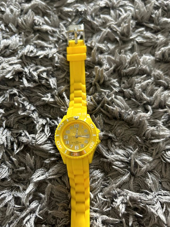 Armbanduhr gelb in Bayern - Deggendorf | eBay Kleinanzeigen ist jetzt  Kleinanzeigen