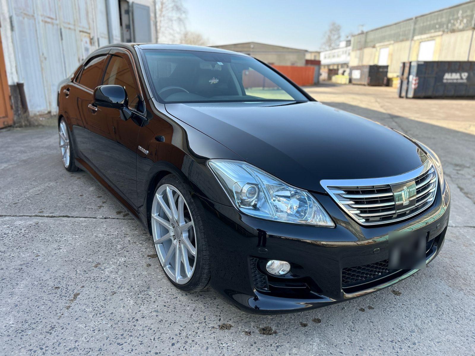 Abbildung des Autos Toyota Crown 3,5 V6