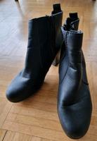 Winter Stiefeletten RIEKER  schwarz 38 neuwertig Hessen - Bad Karlshafen Vorschau