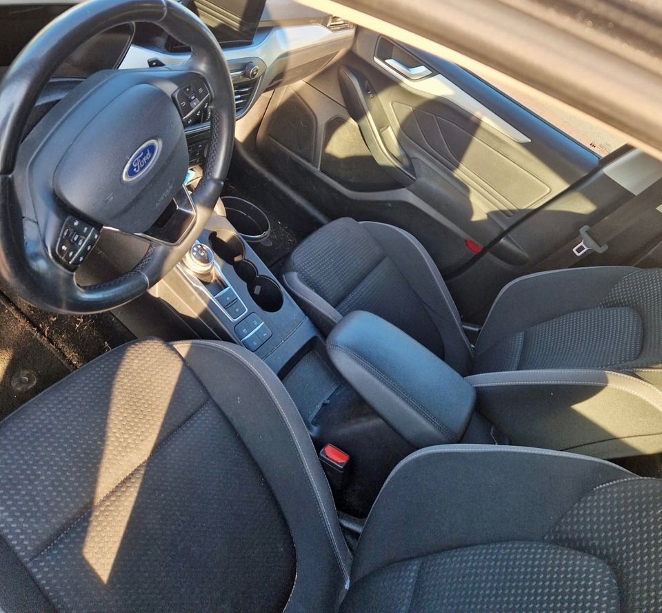 Ford Focus Turnier Cool & Connect Automatik 1.0 Eco LED 2. Hand in Neumünster