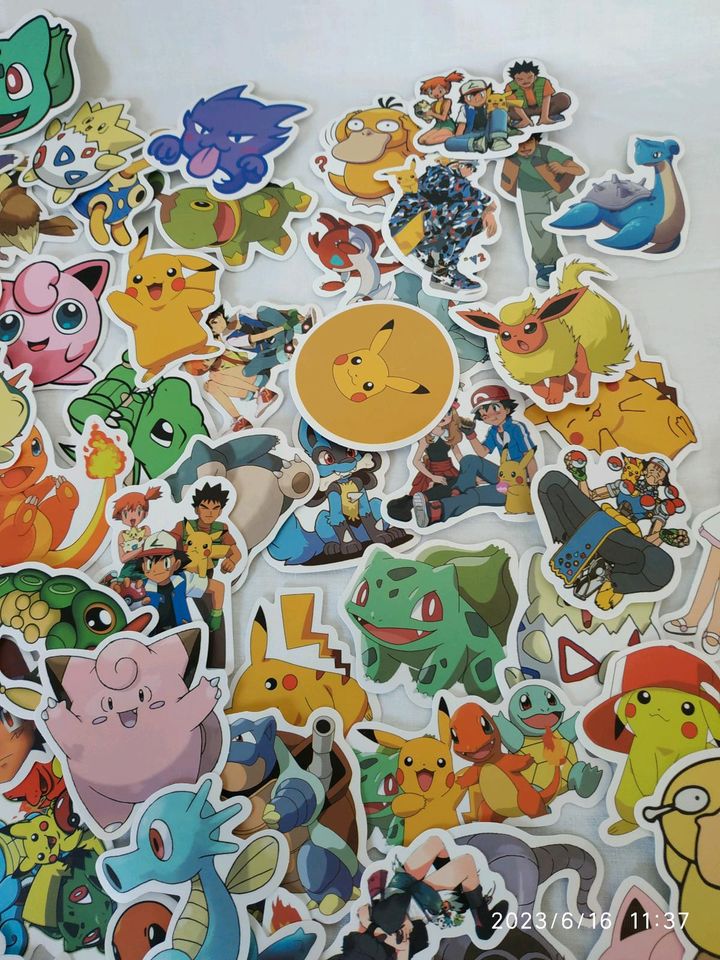 Pokemon Sticker 100 Stück in Niederschönenfeld