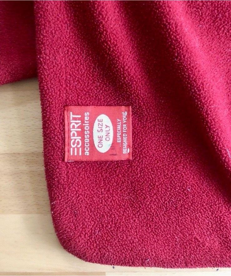 Esprit Fleece Schal  Berry Sticklogo One Size in Dresden