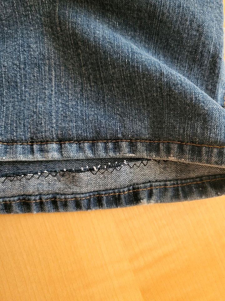 Jeans von Orwell mit destroyed Effekten in Nürnberg (Mittelfr)