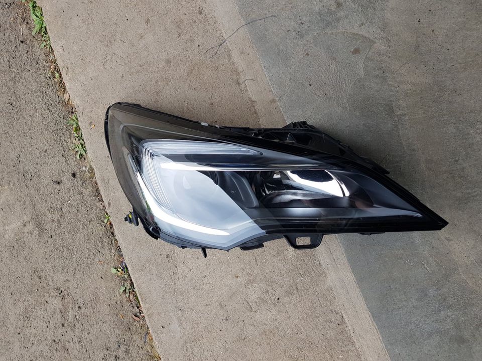 Opel Astra K 39047199 LED Rechts Scheinwerfer Headlight Matrix in Bad Oeynhausen