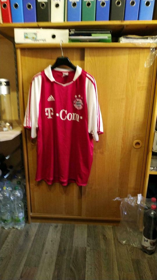 Sammlung Bayern Trikot Originalware in Neunburg