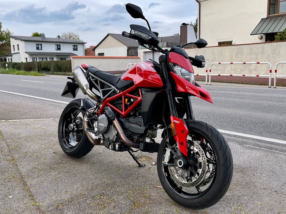 Ducati Hypermotard 950 2022 SC Project Garantie Quickshifter in Ingolstadt