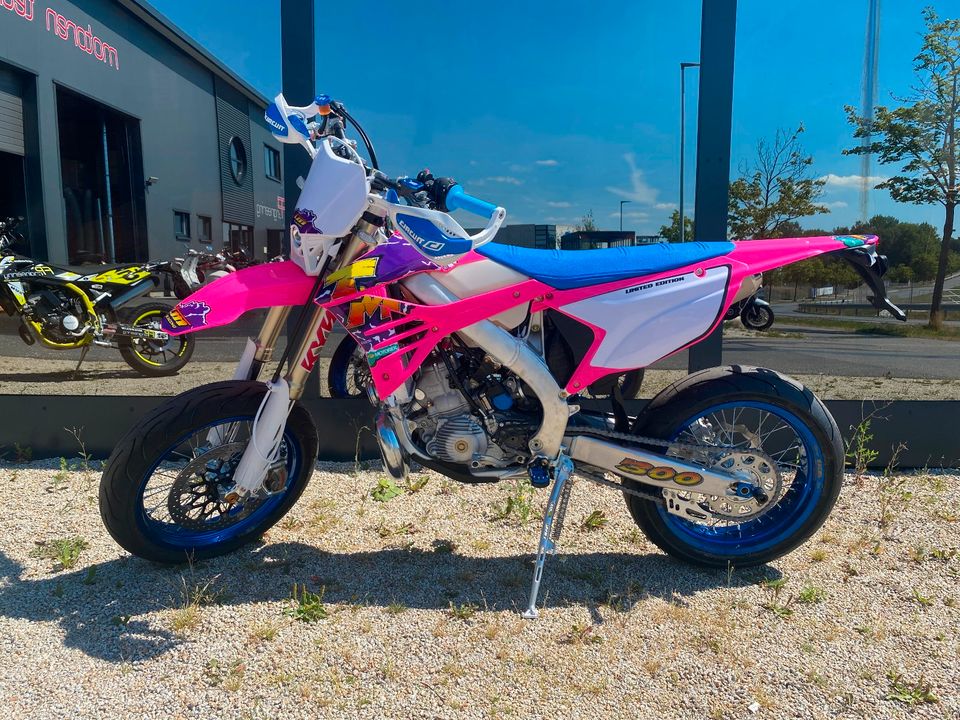 TM SMR 300 Fi 2T 2023 Supermoto LE Pink (EXC TE 125 250 450 500) in Wiesau