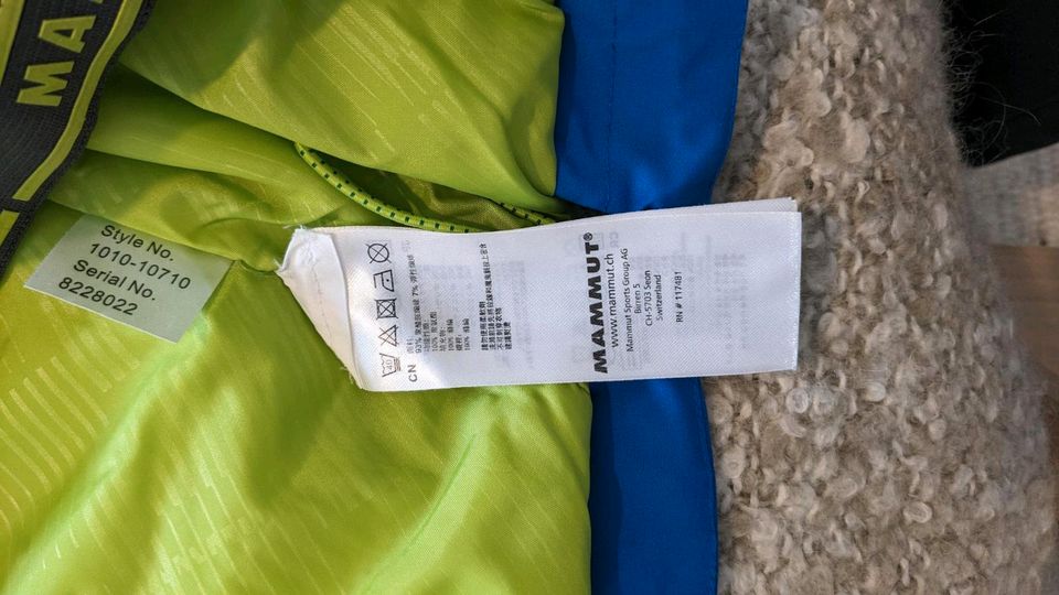 Snowboard Jacke * Mammut * Größe M * neuwertig * blau in München