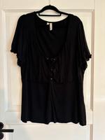 Schwarzes T-Shirt von Bodyflirt in Größe 52/54 mit Schnürung Nordrhein-Westfalen - Wiehl Vorschau