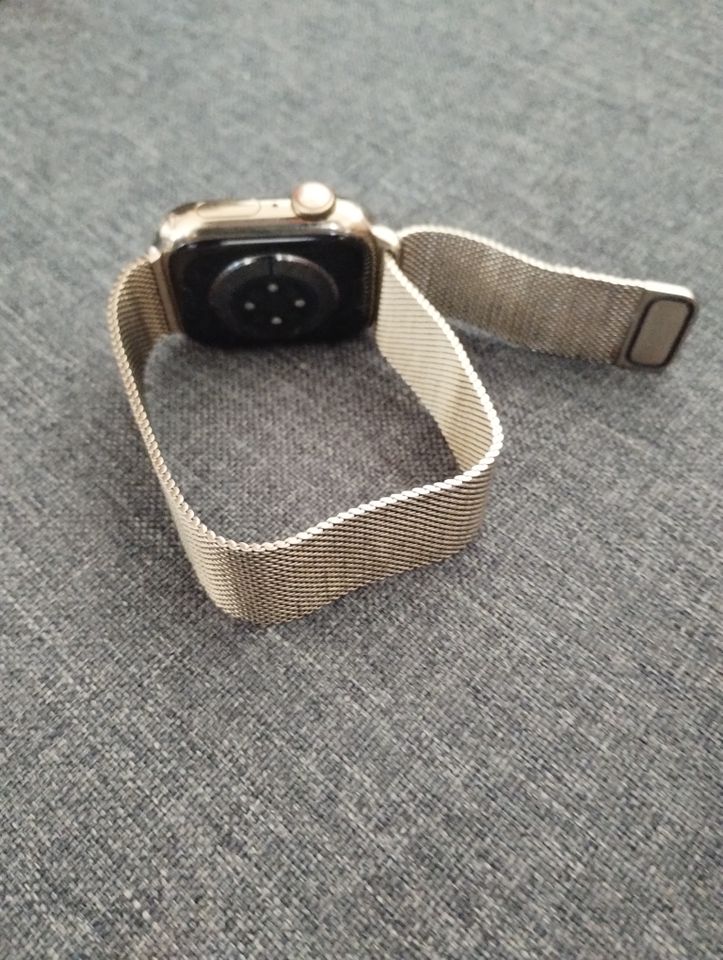 Apple Watch Series 7 (41mm) in Waldachtal