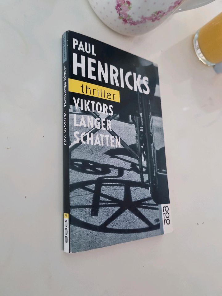 Viktors langer Schatten.  (Nr. 3223) Henricks, Paul: in Wülfrath