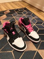 Nike Air Jordan 1 low active fuchsia Größe 43 Baden-Württemberg - Schönwald im Schwarzwald  Vorschau