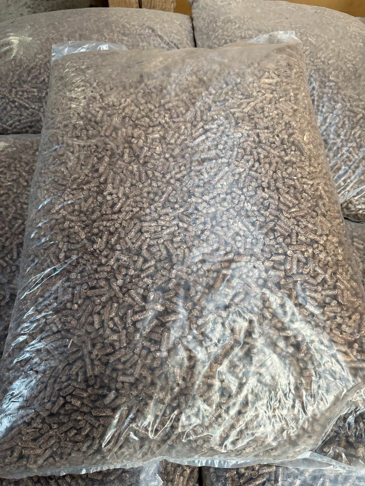 Pellets Heizpellets Pellet A1 65/Sack zu 15kg Pelet Heizpellet in Gittelde