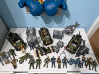 Großes Militär Spielzeug Motorrad Figuren usw Sachsen-Anhalt - Magdeburg Vorschau