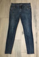 Jeans Hose 38 C&A blau Skinny Low Waist dunkelblau Hessen - Seligenstadt Vorschau