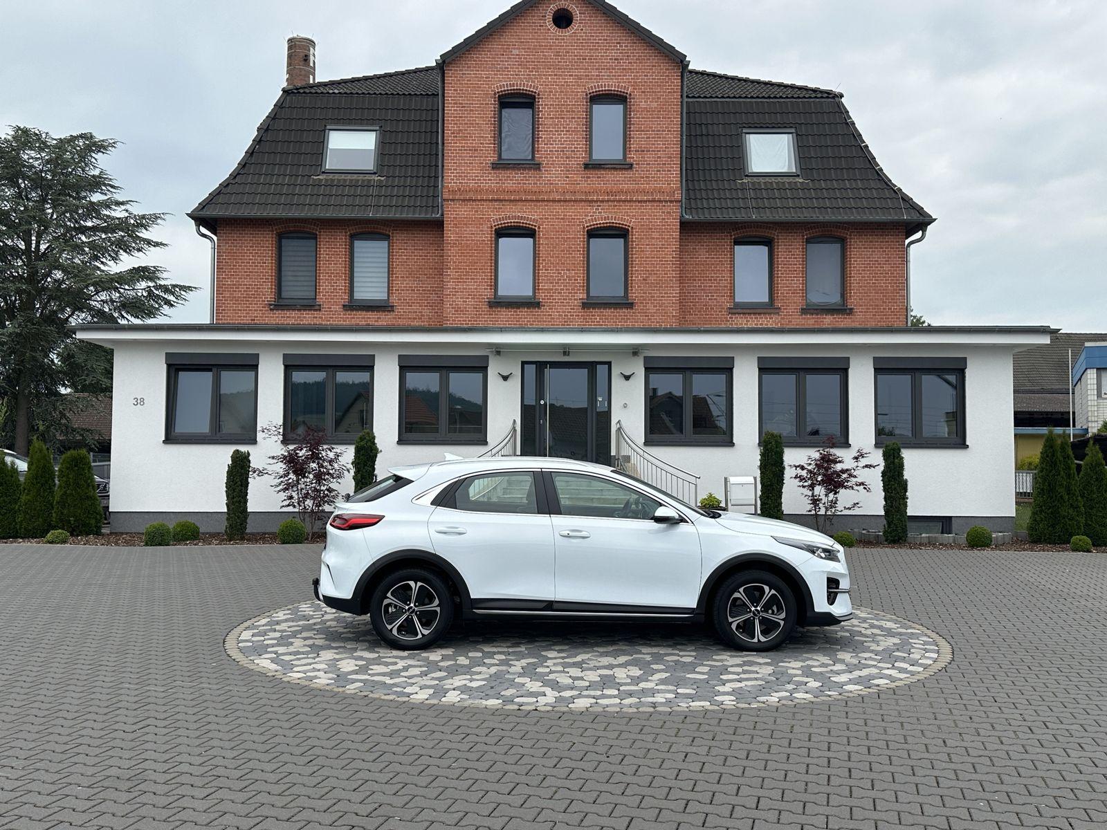 Abbildung des Autos Kia XCeed Vision Plug-in…